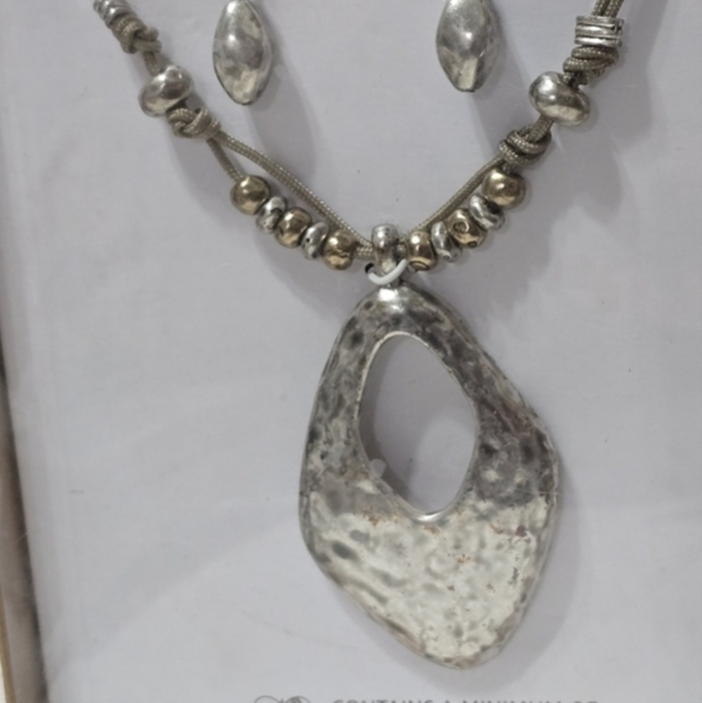 The Sak Hammered Silver Tone Beaded z Pendant Necklace and Earrings New!‎ - Picture 5 of 7